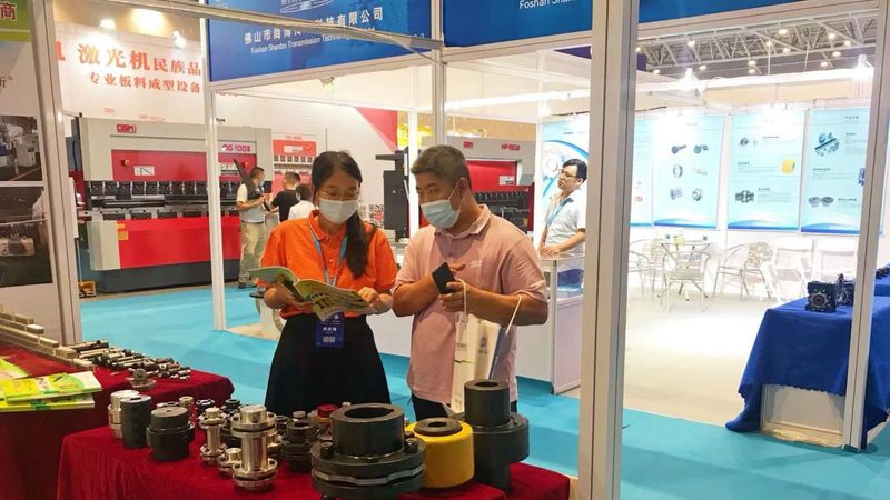 汽车智能工厂工业互联网平台：构建未来制造新生态
